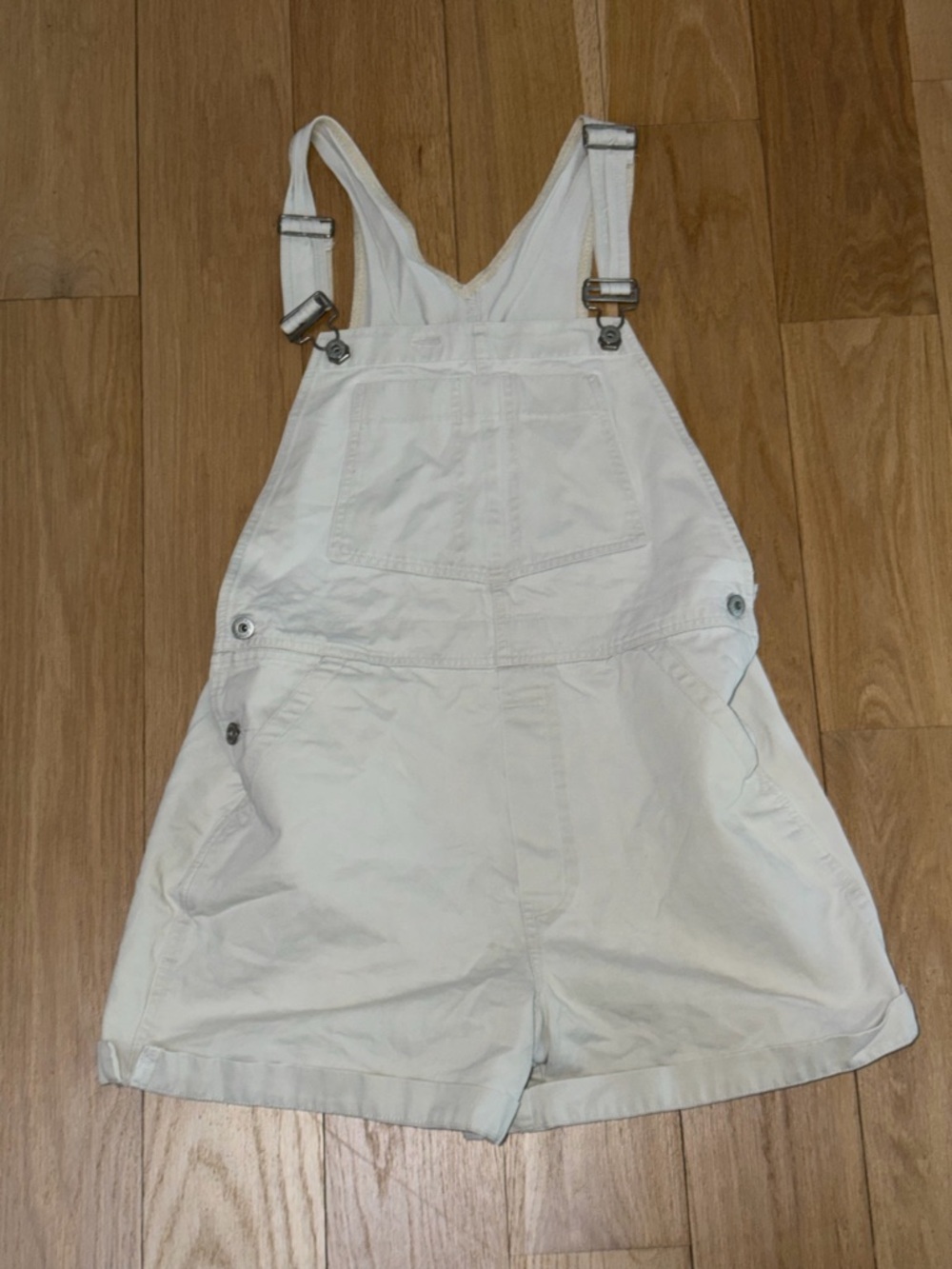 GAP Women’s Cream White Short Overalls Size Large.